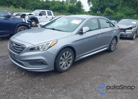 2015 Hyundai Sonata Sport z USA, uszkodzony, nr VIN 5NPE34AF4FH058213